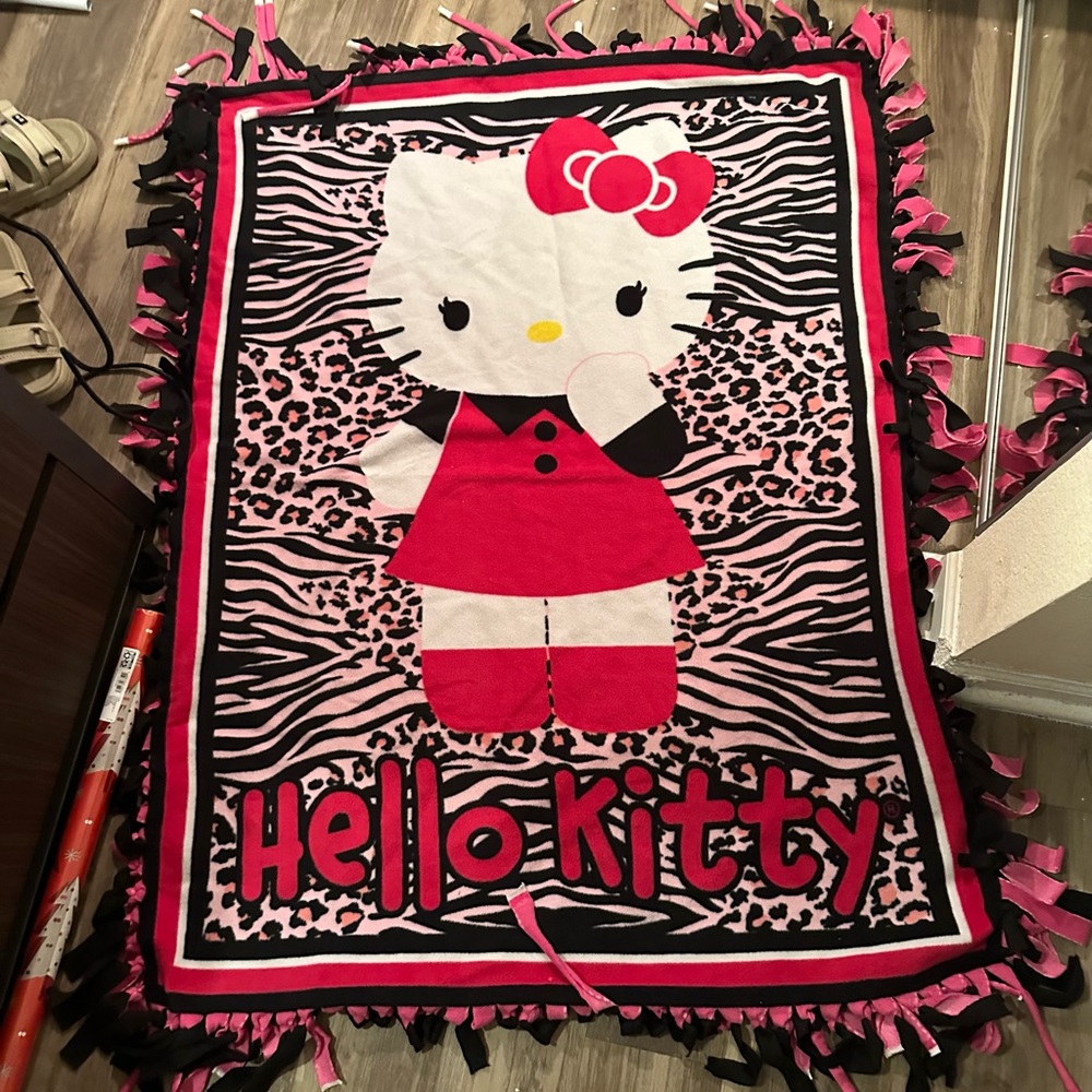 Y2K hello kitty blanket